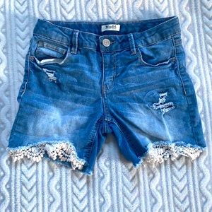 MUDD Girls ripped Jean shorts with lace